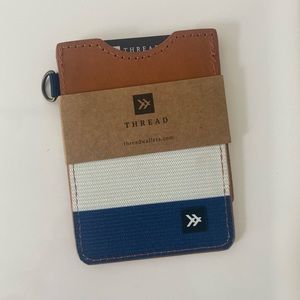 Thread Vertical Card Holder